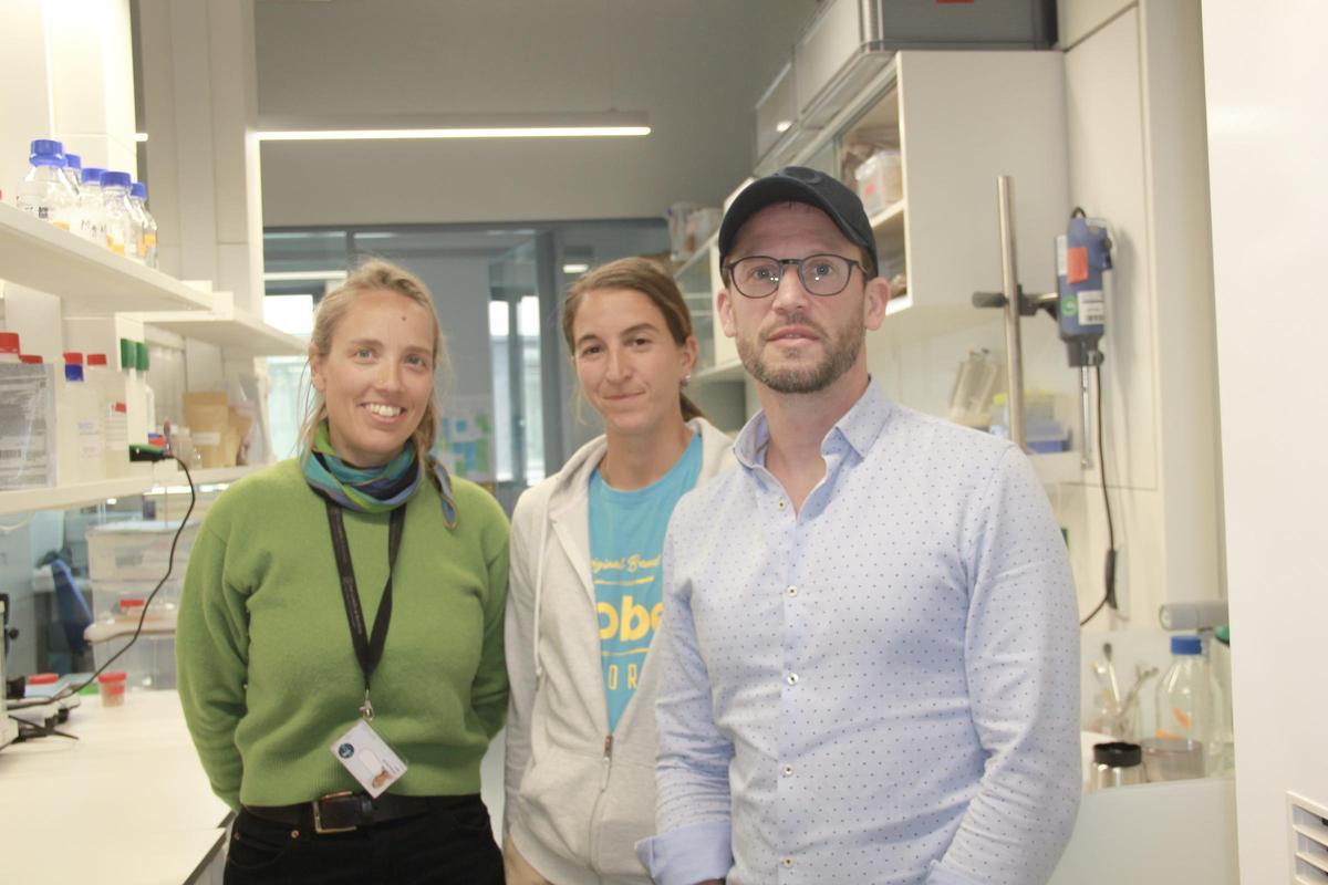 El equipo fundador de B'Zeos: Adriana R.Kyvik, responsable de tecnología (CTO); Camilla Dore, responsable de sistemas de Información (CIO); y Guy Maurice, CEO de la start-up.