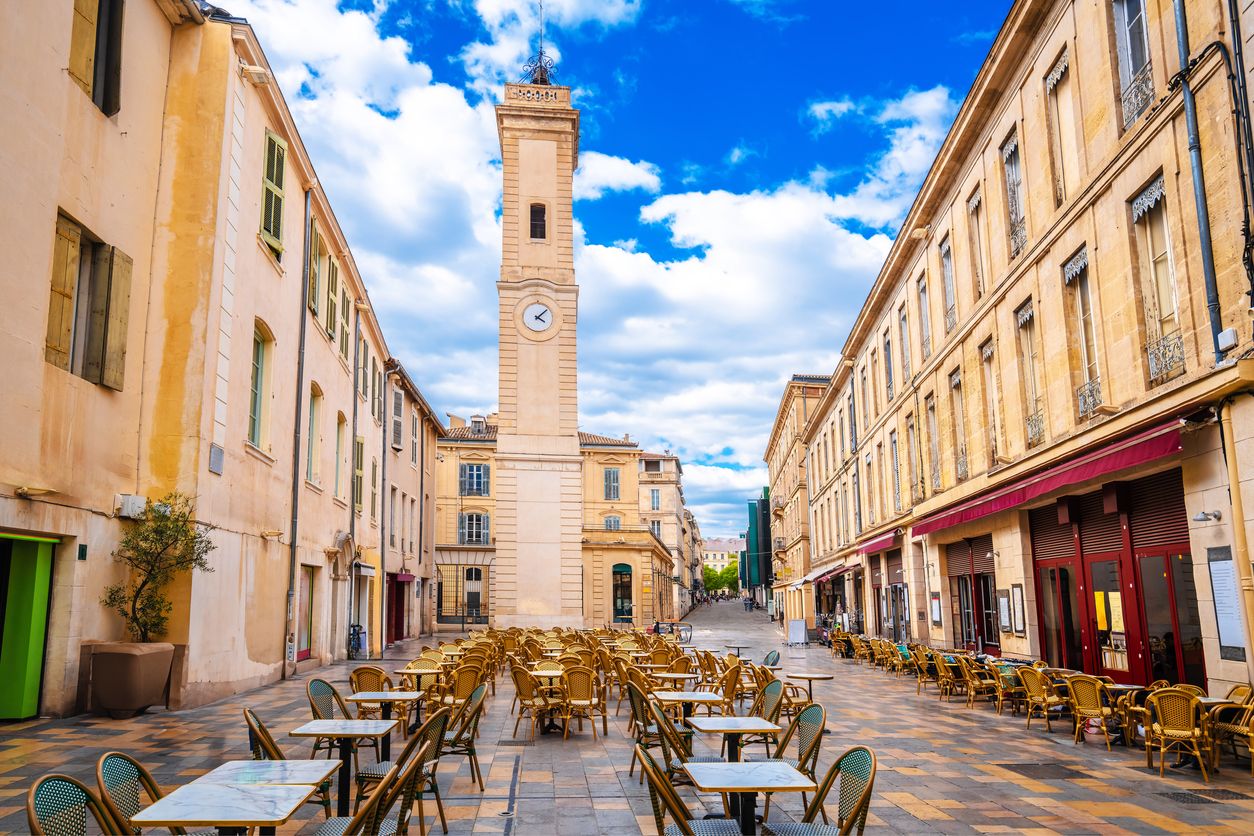 Puedes llegar a Nimes en un abrir y cerrar de ojos gracias al tren de alta velocidad.
