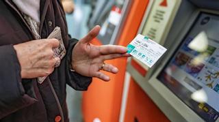 ATM y SocMobilitat acuerdan una sanción de 14 millones de euros por el retraso de la T-Mobilitat