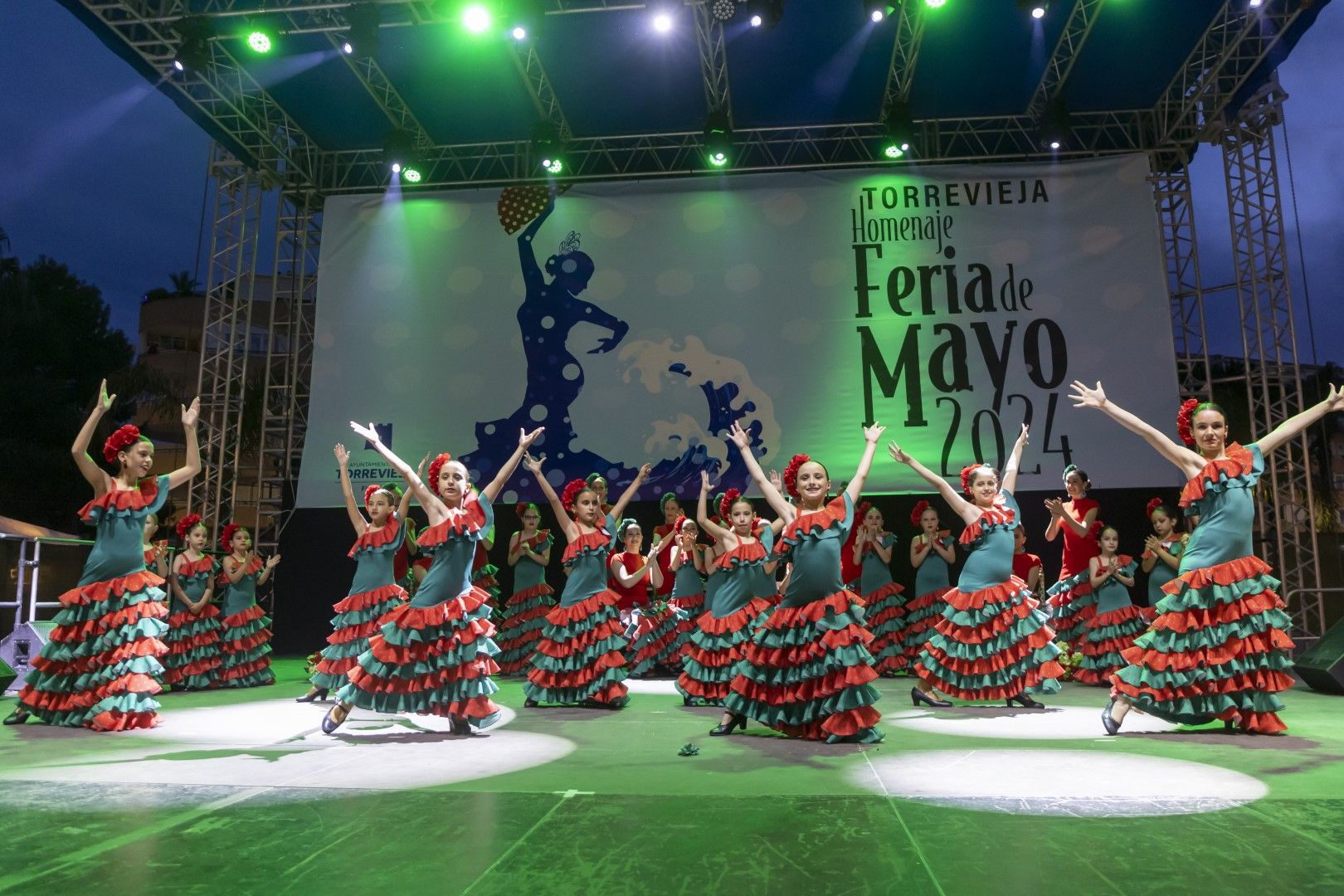 Así ha arrancado una nueva edición de la "mini-feria" de Mayo en Torrevieja