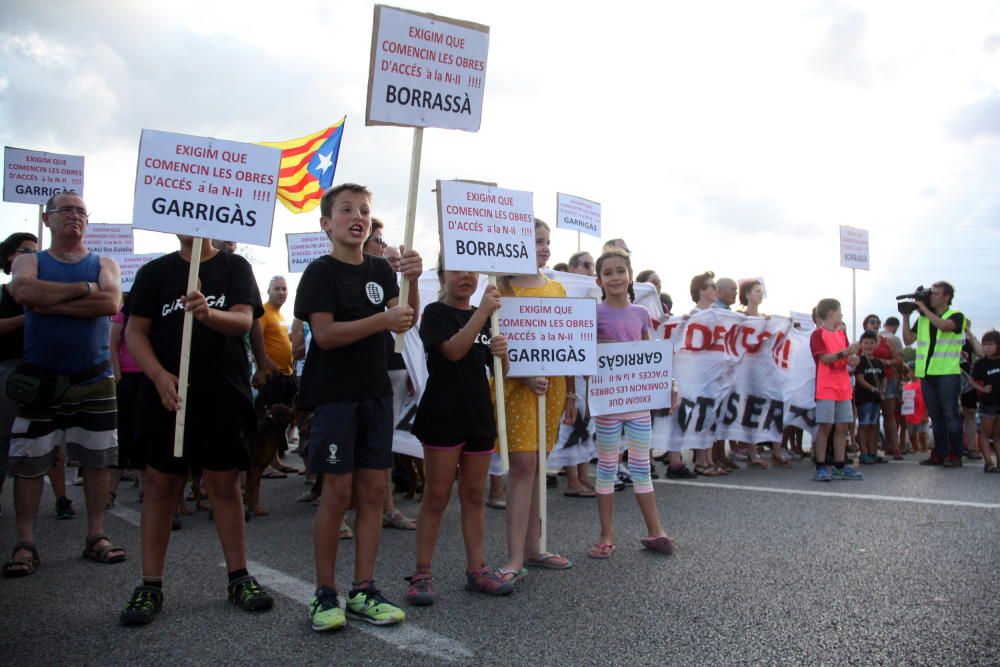 Més d'un centenar de persones tornen a tallar la N-II