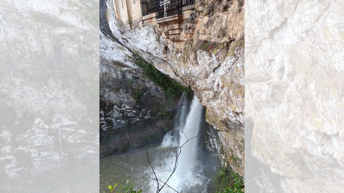 Imagen del "chorrón", este domingo.