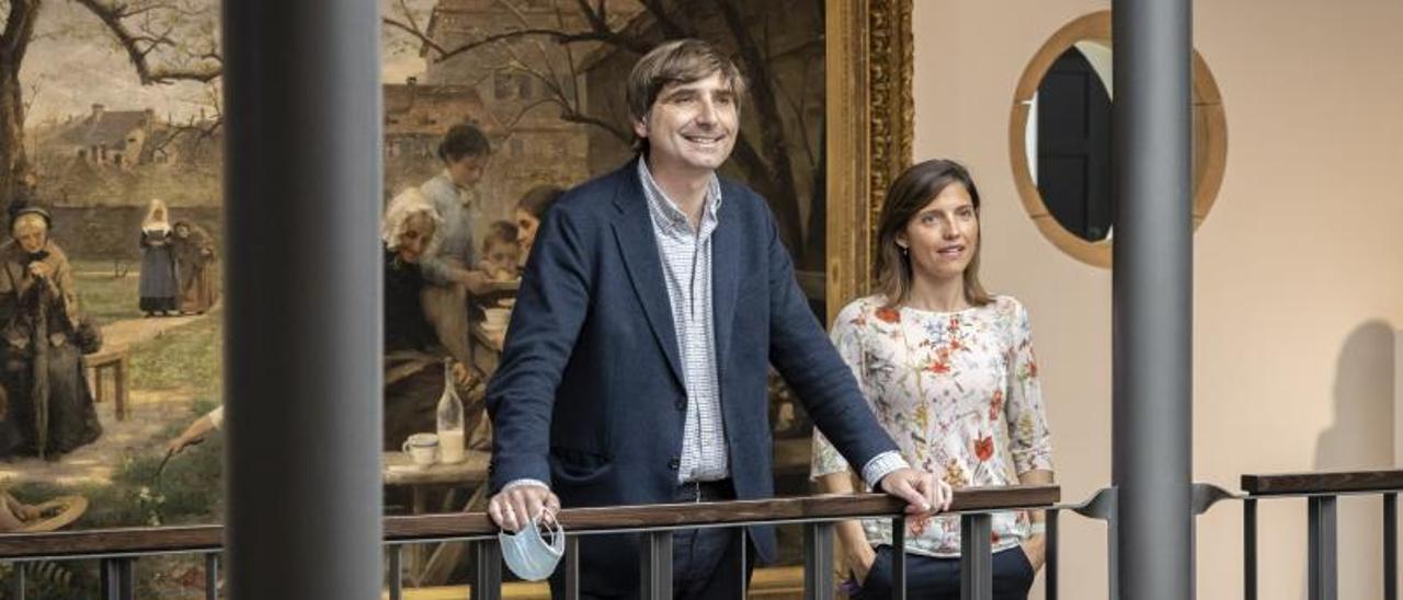 Alfonso Palacio y Cristina Heredia, en el museo de Bellas Artes de Asturias esta primavera.