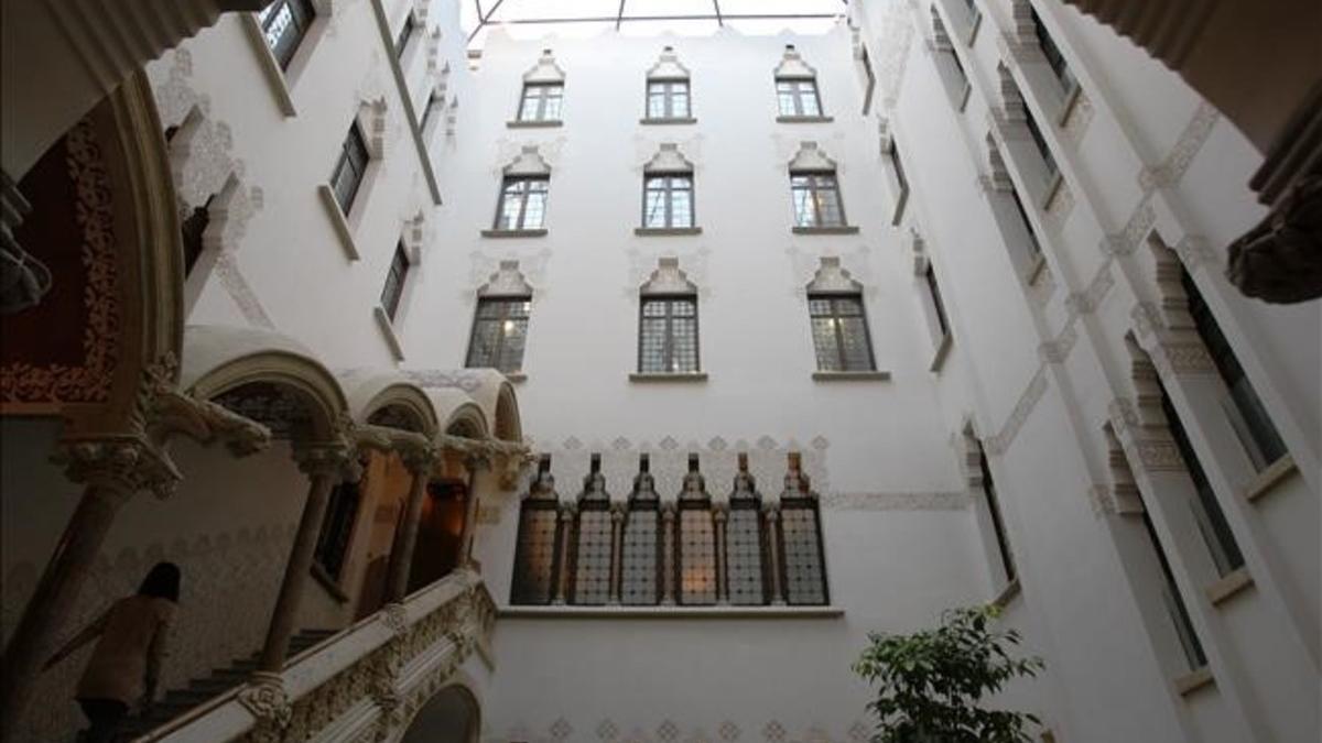 El Palau Macaya, sede de la Escola Europea d'Humanitats.