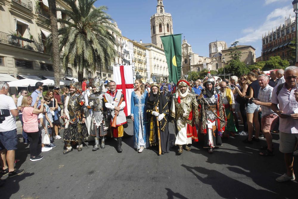 Alardo de Moros y Cristianos por el Nou d'Octubre