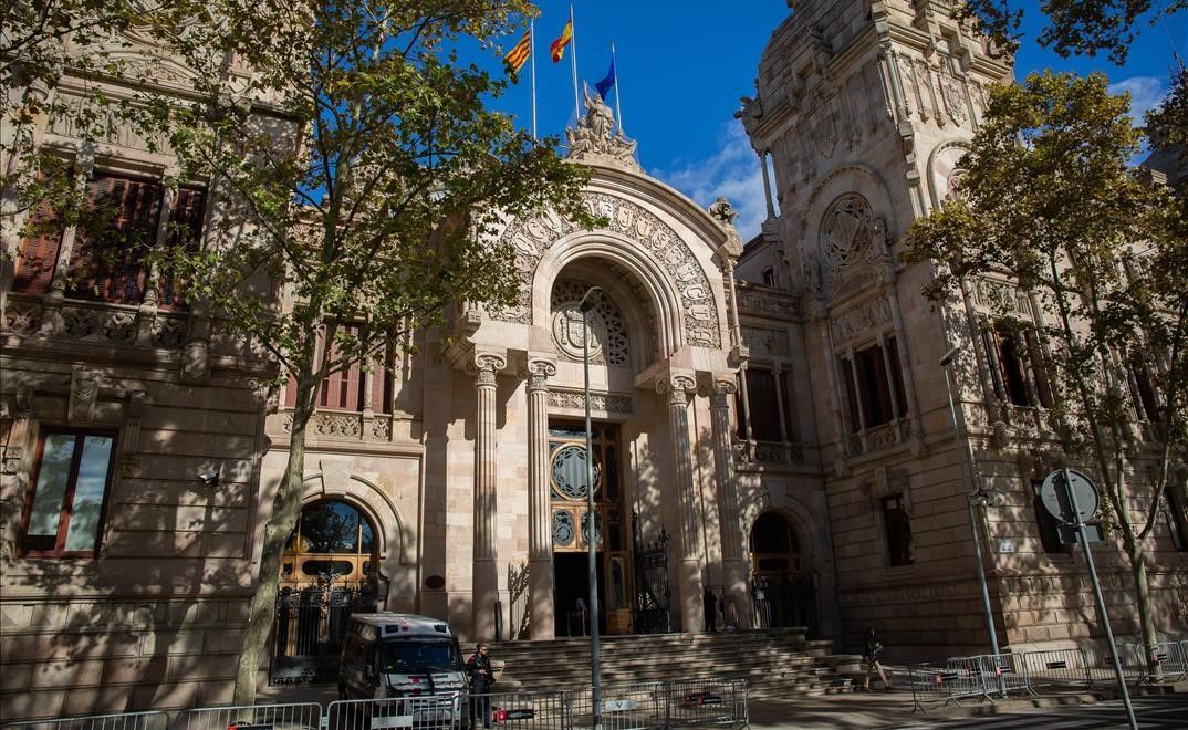 Fachada del Tribunal Superior de Justícia de Catalunya.