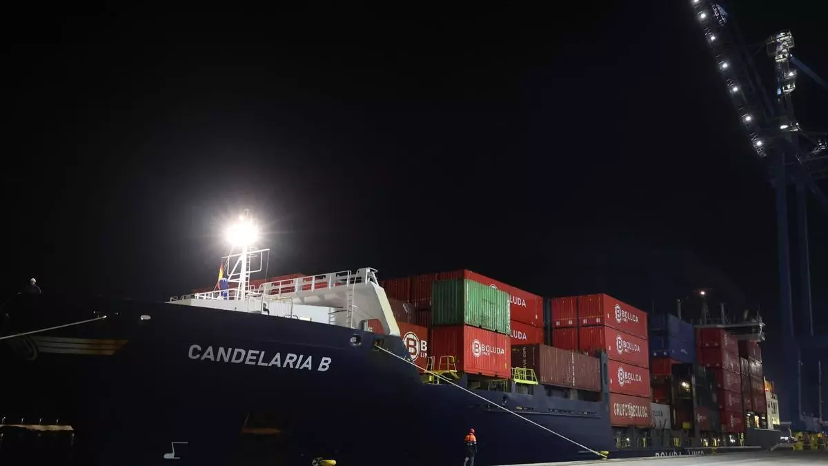 El Puerto de Alicante estrena una línea de productos hortofrutícolas con Senegal