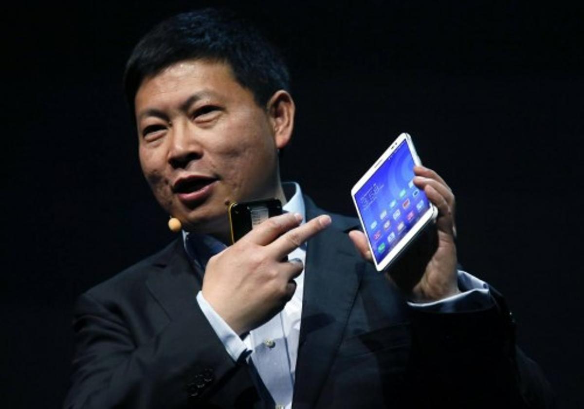 Richard Yu durante la presentación del dispositivo "MediaPad X1" horas antes del arranque del Congreso Mundial de Móviles (MWC).