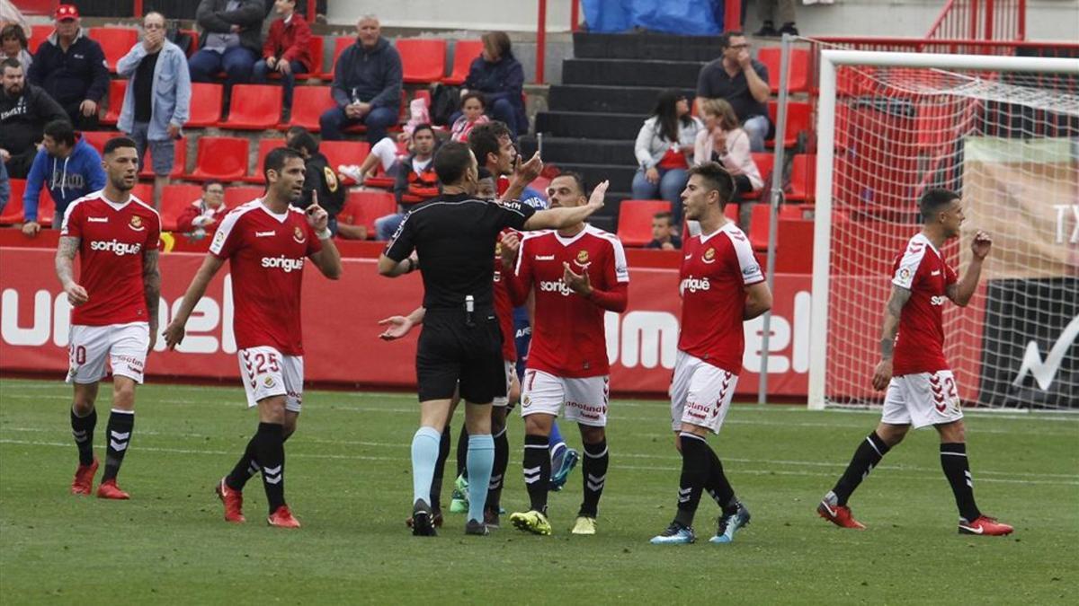 El Gimnàstic Tarragona continúa en el último puesto del torneo