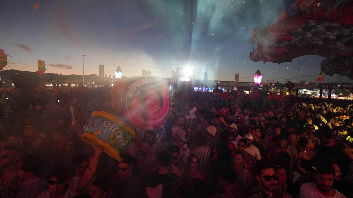 FOTOS | Elrow Mallorca XXL Winamax congrega a miles de personas en Son Fusteret