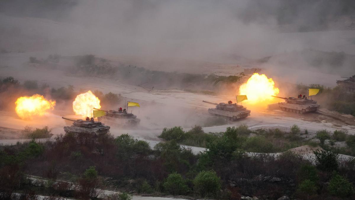 Corea del Sur y EEUU inician las mayores maniobras con fuego real en plena escalada armamentística de Pionyang.