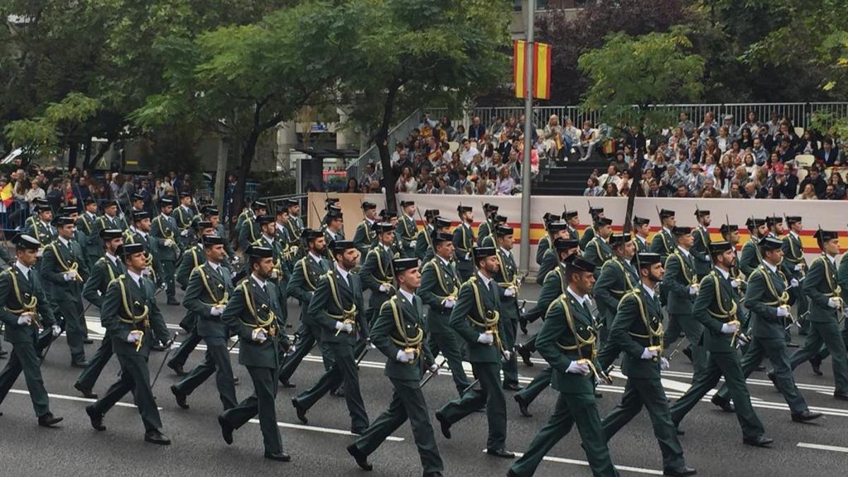 Guardias civiles en un desfile