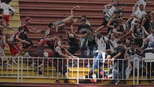 Incidentes futbol brasil Paranense - Vasco