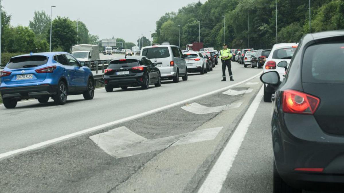 Retenciones generadas en la Autopista en sentido a Gijón. | Jaime Casanova