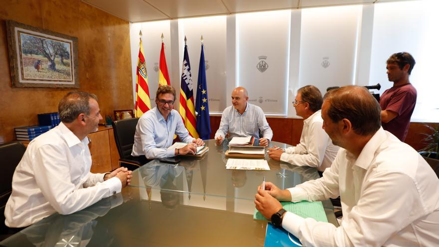 Costa se compromete a saldar la deuda histórica con el Consell de Ibiza de 40 millones