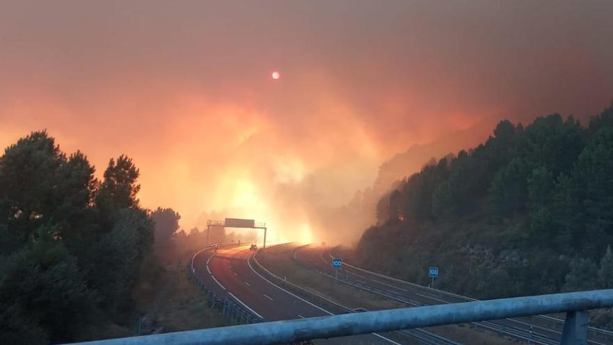 Incendios en Galicia | El fuego arrasa 20 hectáreas en Cenlle