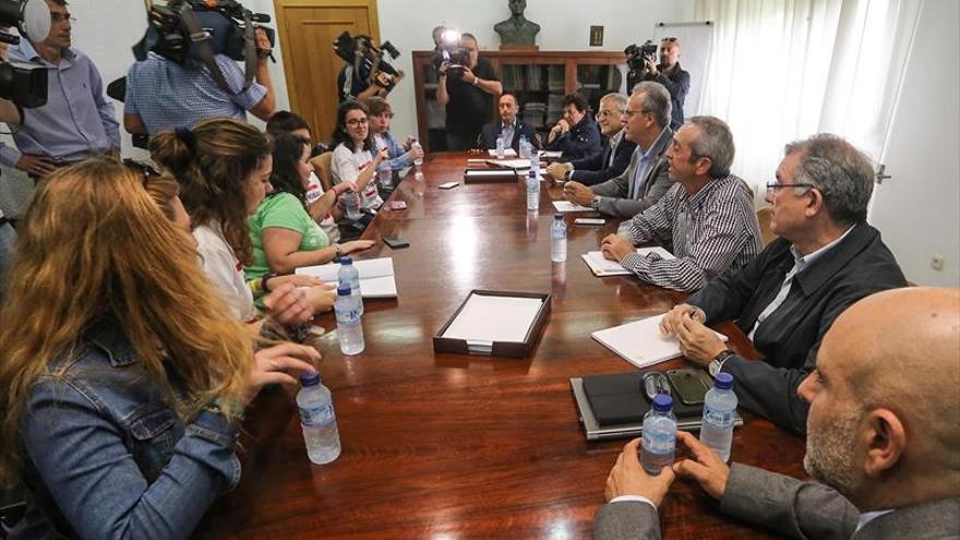 Dimiten el vicerrector de Estudiantes de la UEx y el presidente del tribunal de selectividad