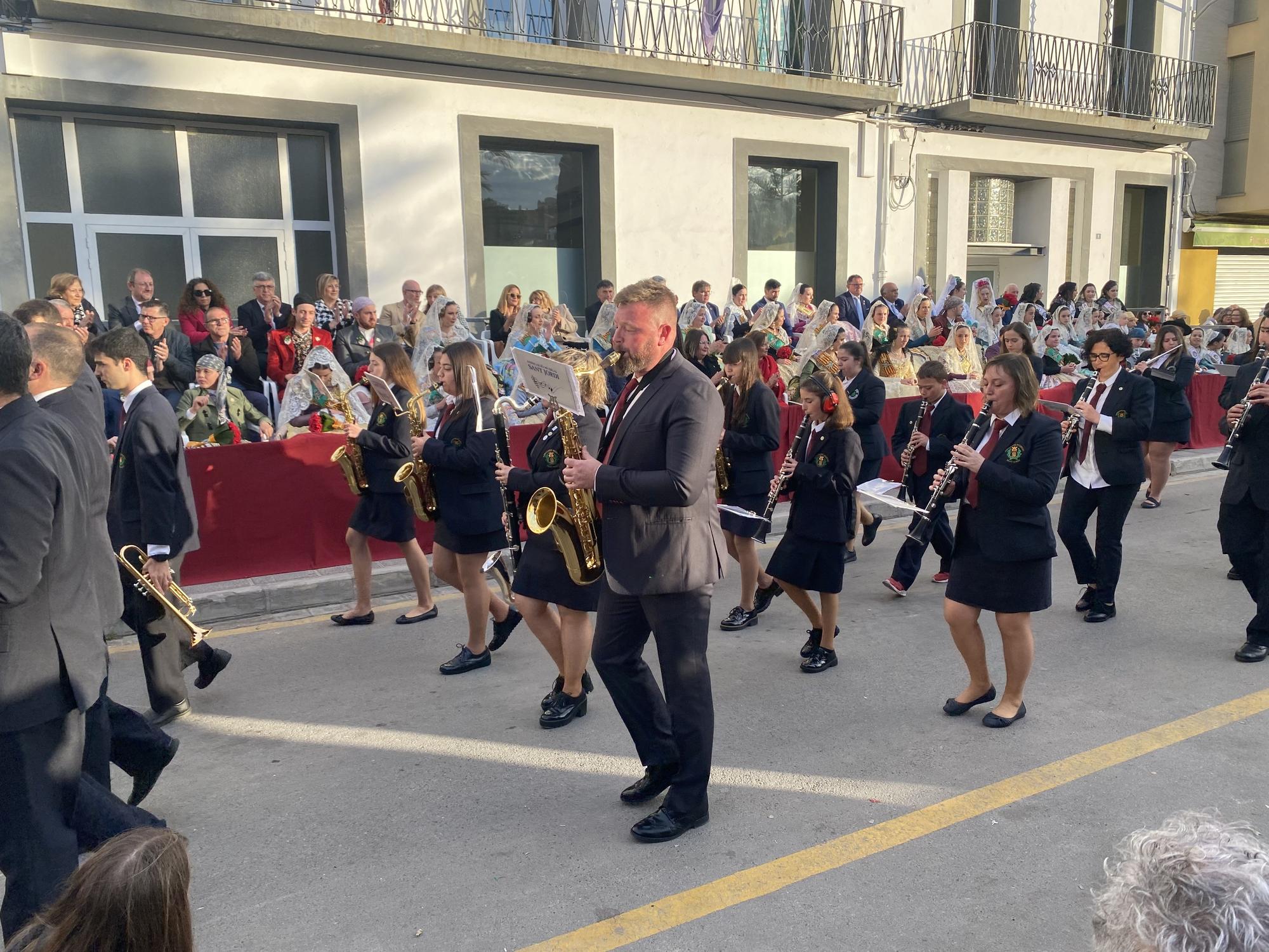 Las mejores imágenes de la ofrenda floral a la Mare de Déu de la Mar en Benicarlò