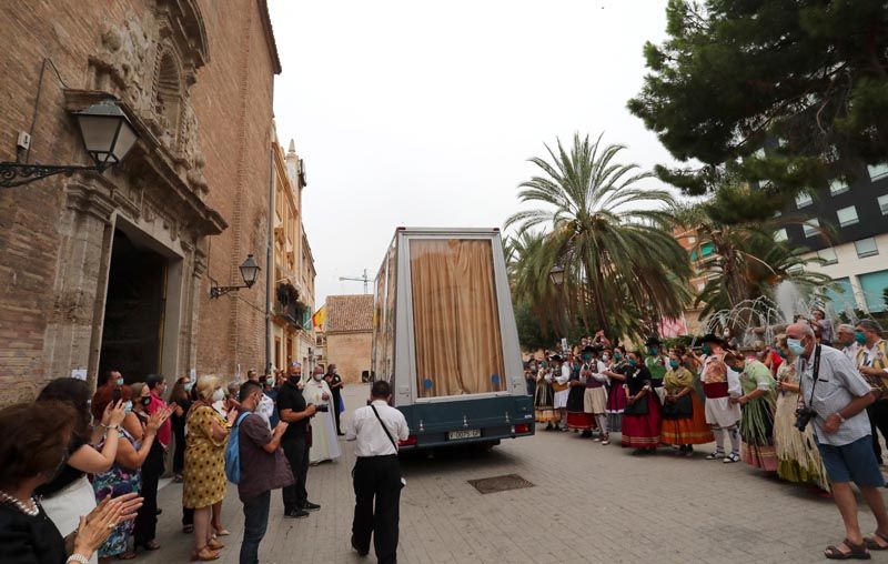 La Virgen vuelve a procesionar con público