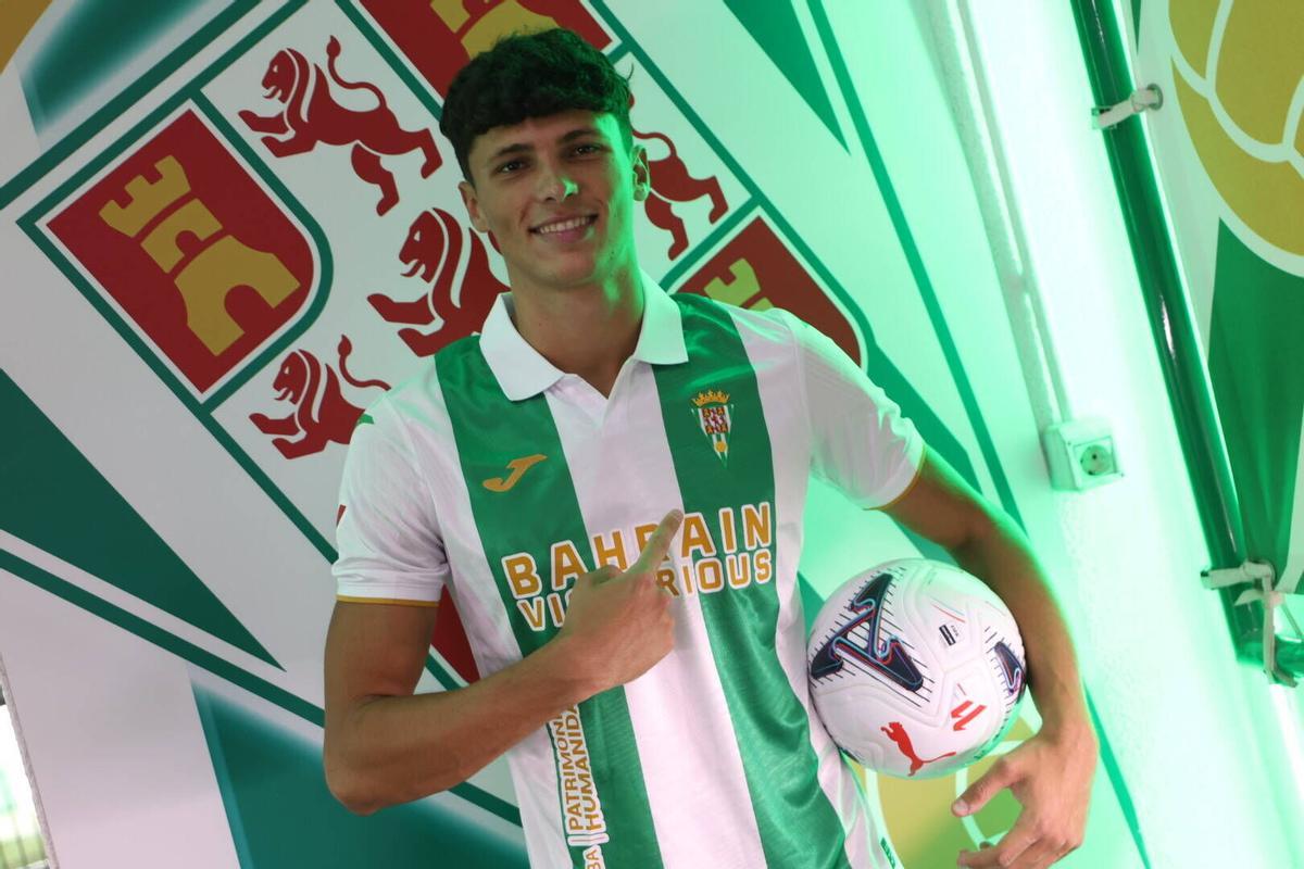 La presentación de Dani Budesca como nuevo jugador del Córdoba CF, en imágenes La presentación de Dani Budesca como nuevo jugador del Córdoba CF, en imágenes