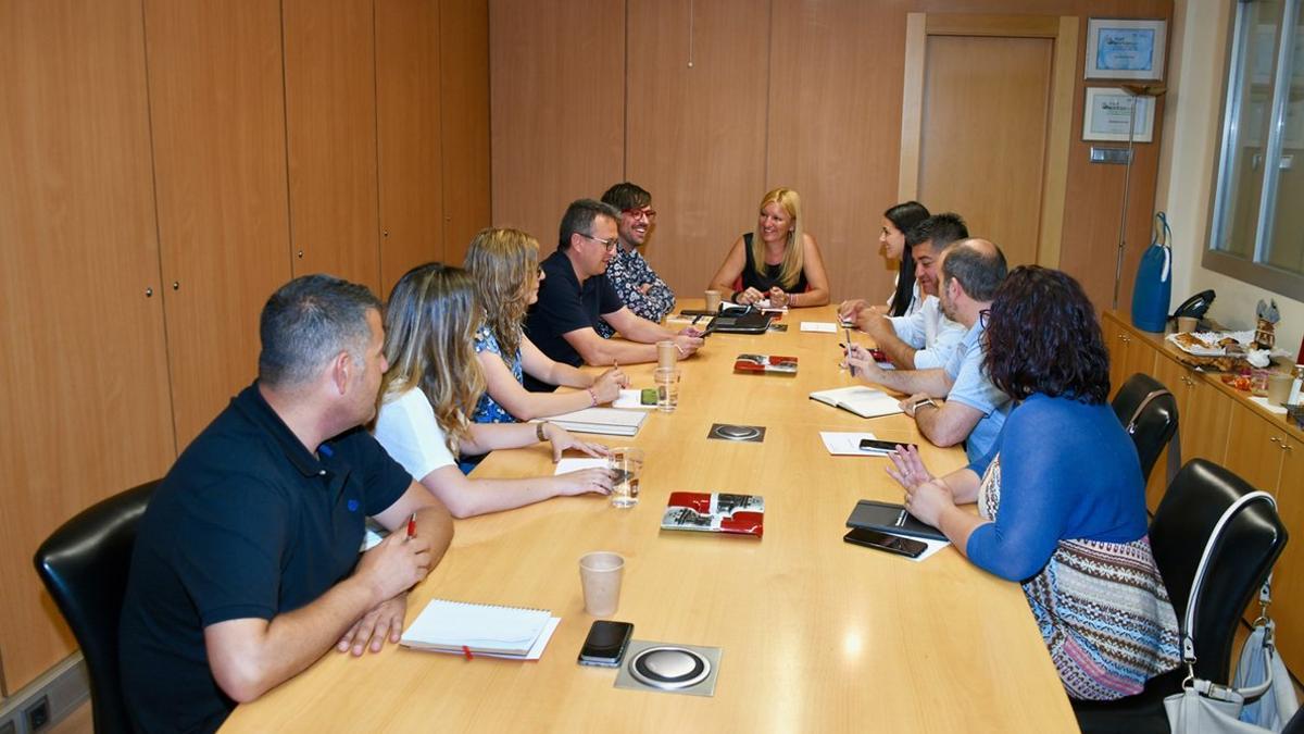 Reunión de la alcaldesa de Rubí con los concejales del equipo de gobierno.