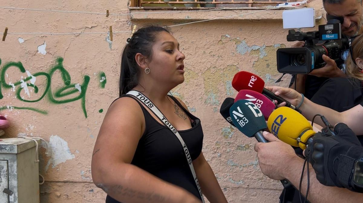 Sara, madre de cinco hijos que ha sido desahuciada este viernes de su vivienda en Son Gotleu.