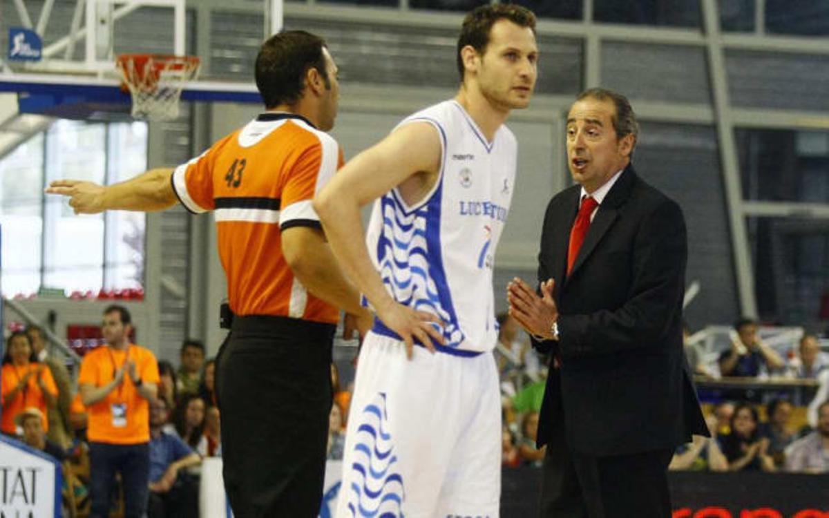 Vidorreta en el momento de ser descalificado por doble técnica por protestar.