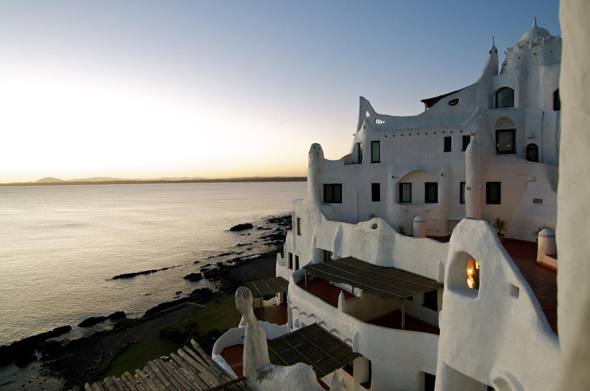 Casapueblo es uno de los lugares más especiales del mundo para presenciar el atardecer