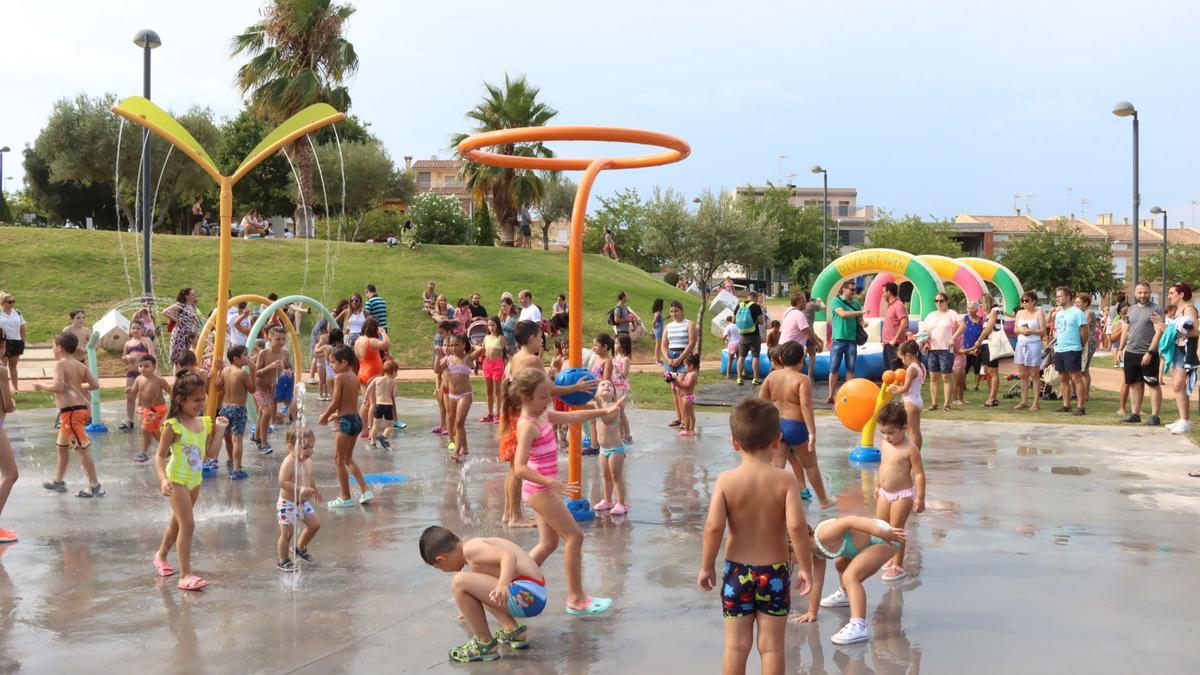 Imagen de archivo de los juegos acuáticos ubicados en un parque de Onda. El que se construirá en Almassora será del mismo estilo.