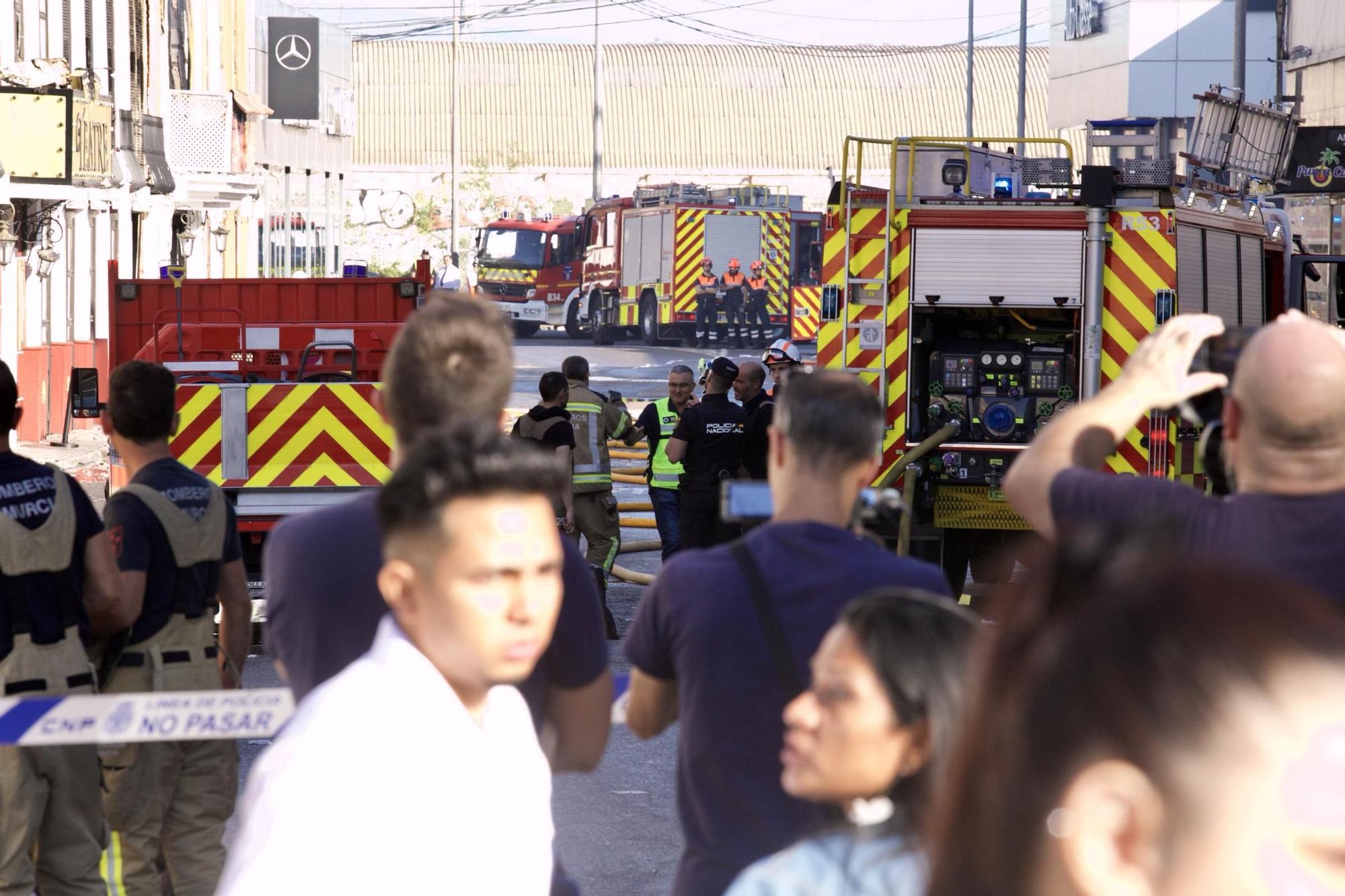 Las imágenes de la zona de ocio de Atalayas tras el incendio en dos discotecas