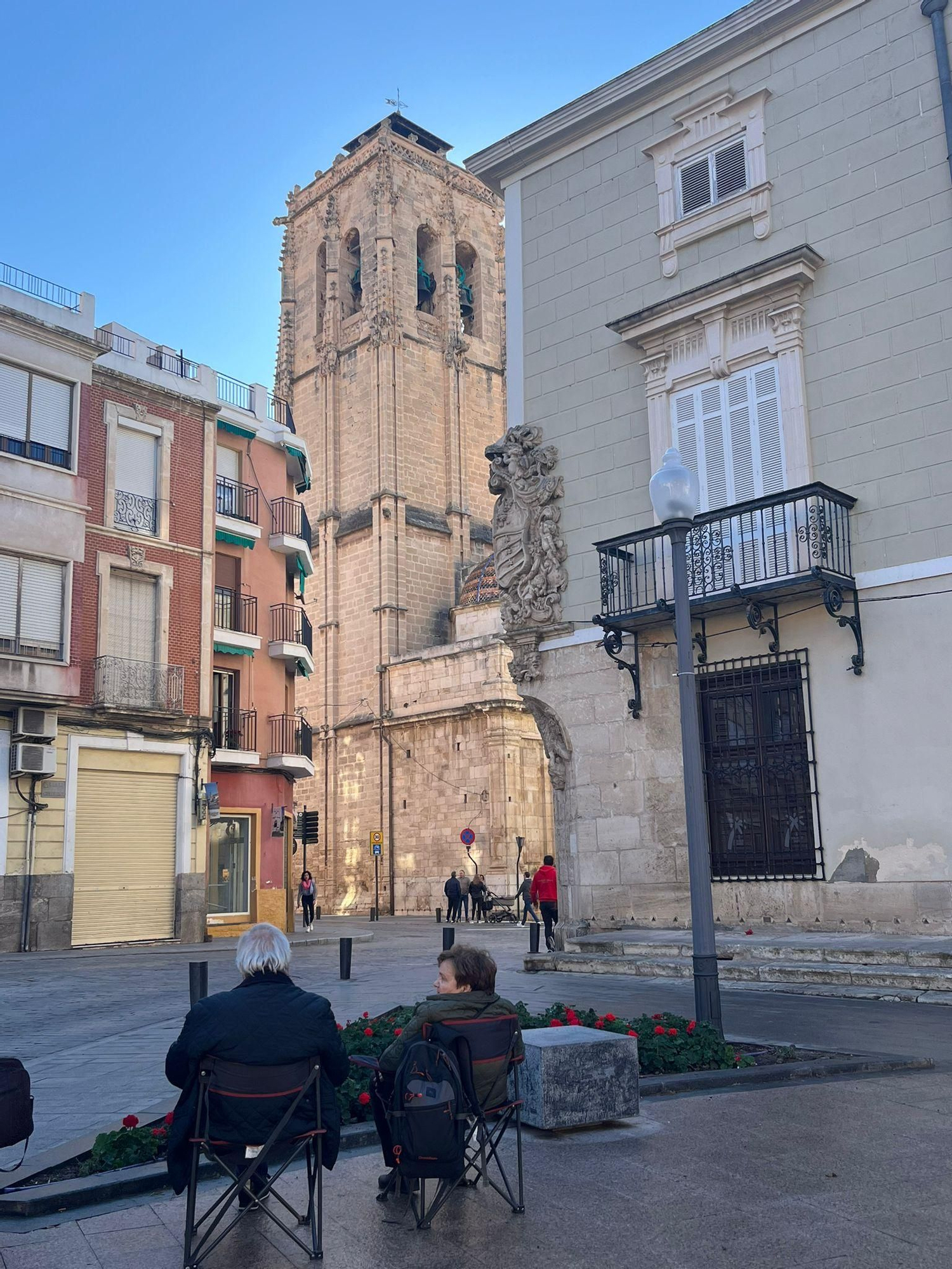 Orihuela vista a pie de calle por 31 dibujantes urbanos