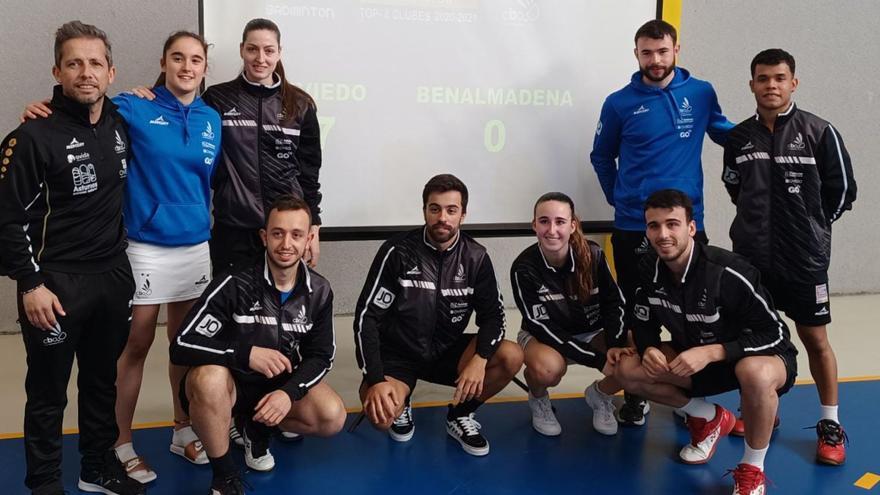 Un campeón en tierra de nadie: el Bádminton Oviedo consigue la permanencia