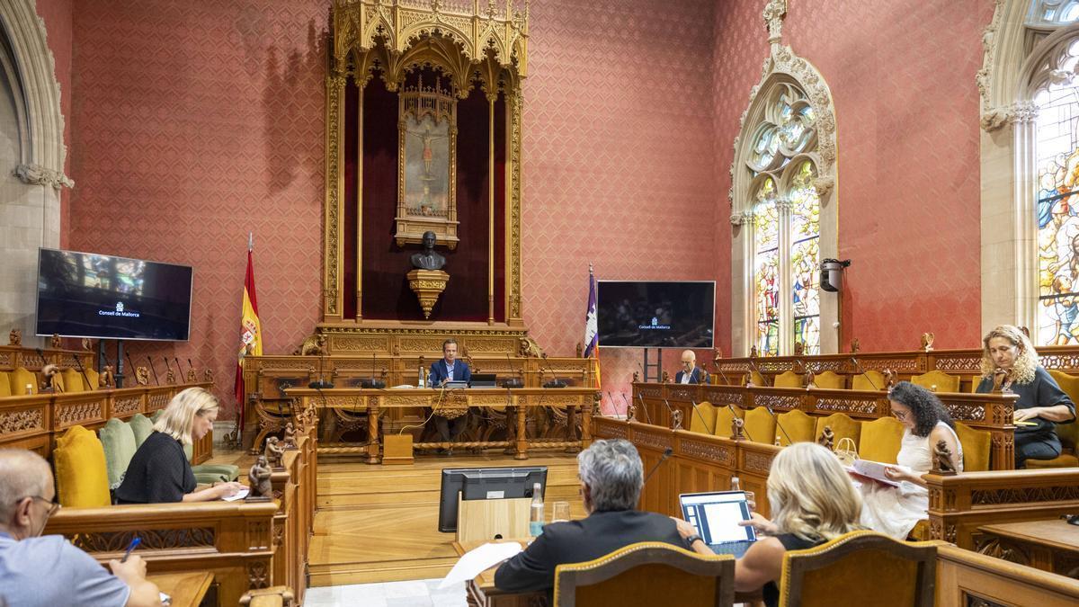 Los portavoces del Consell, esta tarde durante la comisión de transparencia.