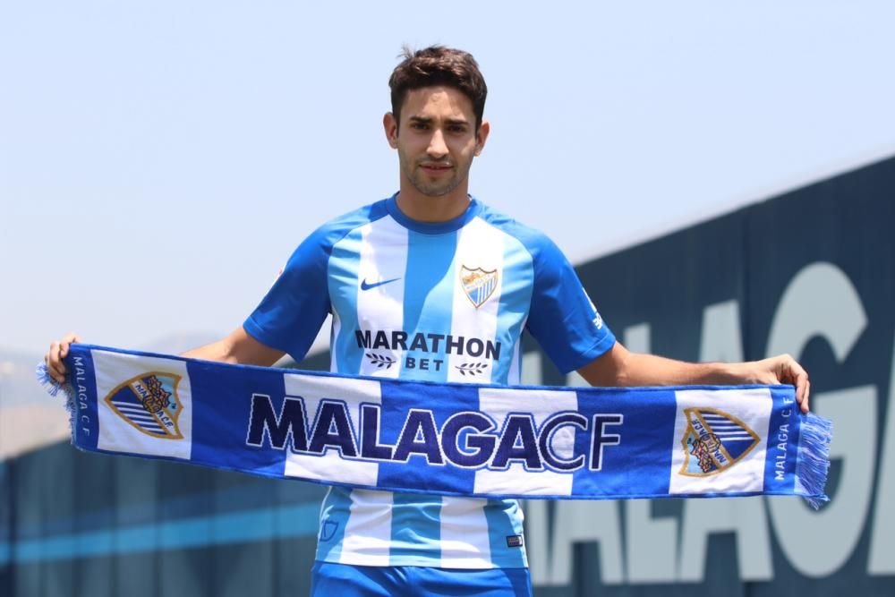 El joven centrocampista argentino firma por cinco temporadas tras pagar el Málaga un traspaso de cuatro millones de euros más uno por objetivos (partidos jugados) a Banfield.