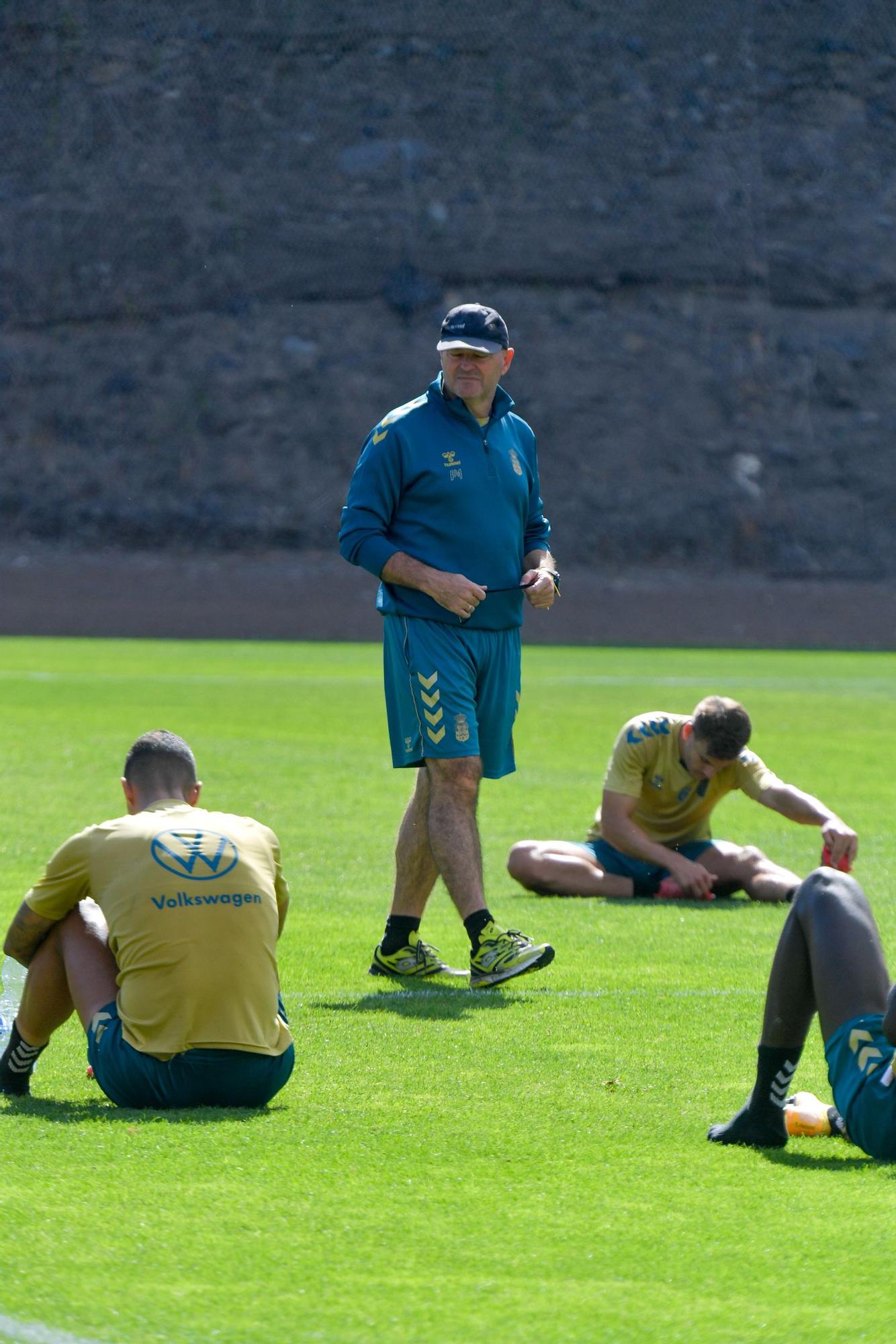 La UD retoma el trabajo en la Ciudad Deportiva tras la derrota ante el Real Zaragoza.