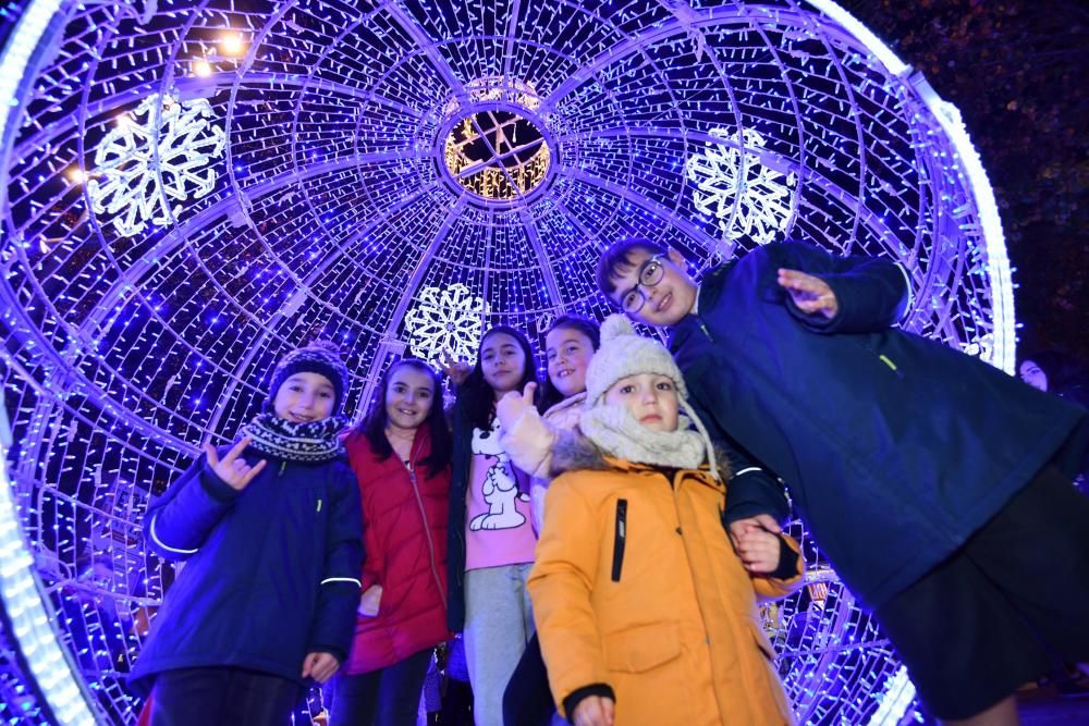 Navidad en Pontevedra 2019 | El arcoíris que aparece cada noche en la Boa Vila