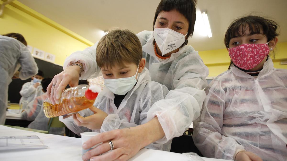 Ciencia en el colegio Cervantes de Gijón.