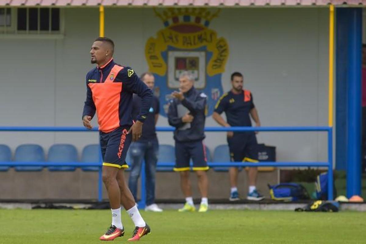 Entrenamiento de la UD Las Palmas, con el nuevo ... Entrenamiento de la UD Las Palmas, con el nuevo ...