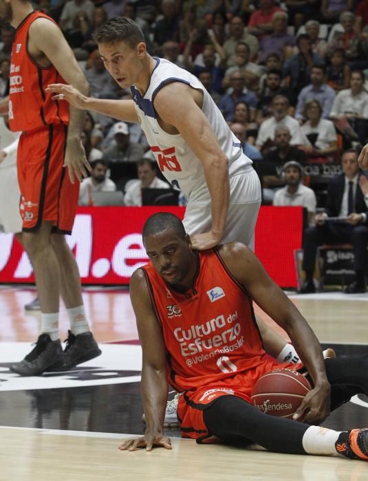 Las mejores imágenes del Valencia Basket - Real Madrid