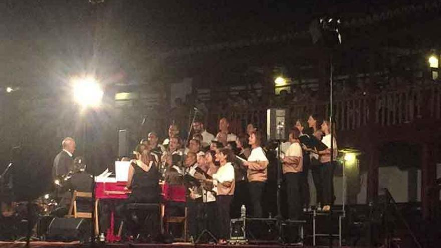 El grupo Alollano en un momento de su actuación en el concierto de presentación del disco.