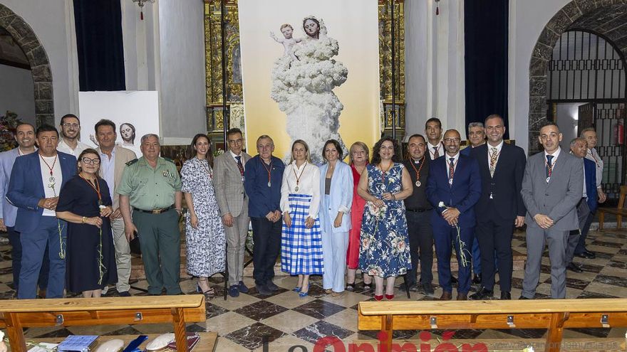 “Una nube de claveles envolviendo a la Virgen de las Maravillas y el alma de Cehegín”, así ha simbolizado Nicolás de Maya el cartel del Año Jubilar