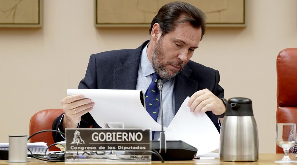 El ministro de Transportes, Óscar Puente, durante su comparecencia en el Congreso para informar sobre el accidente ferroviario de Adamuz.