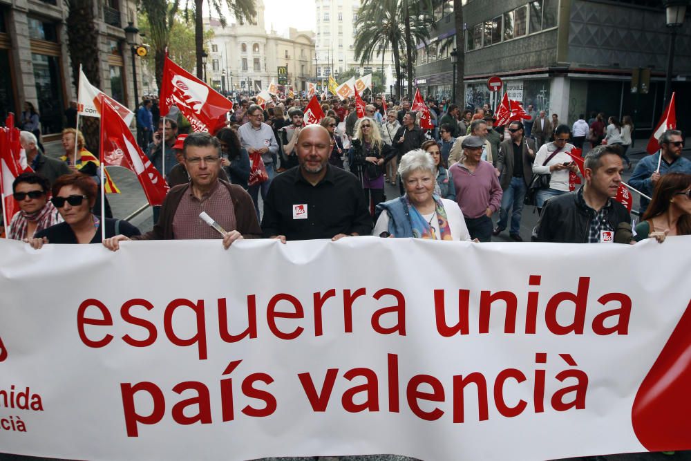 Manifestación en Valencia con motivo del 25 d'Abril