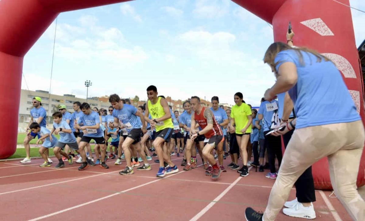 La segona edició de la Marxa Contra el Càncer de Gavà aplega 900 persones La segona edició de la Marxa Contra el Càncer de Gavà aplega 900 persones
