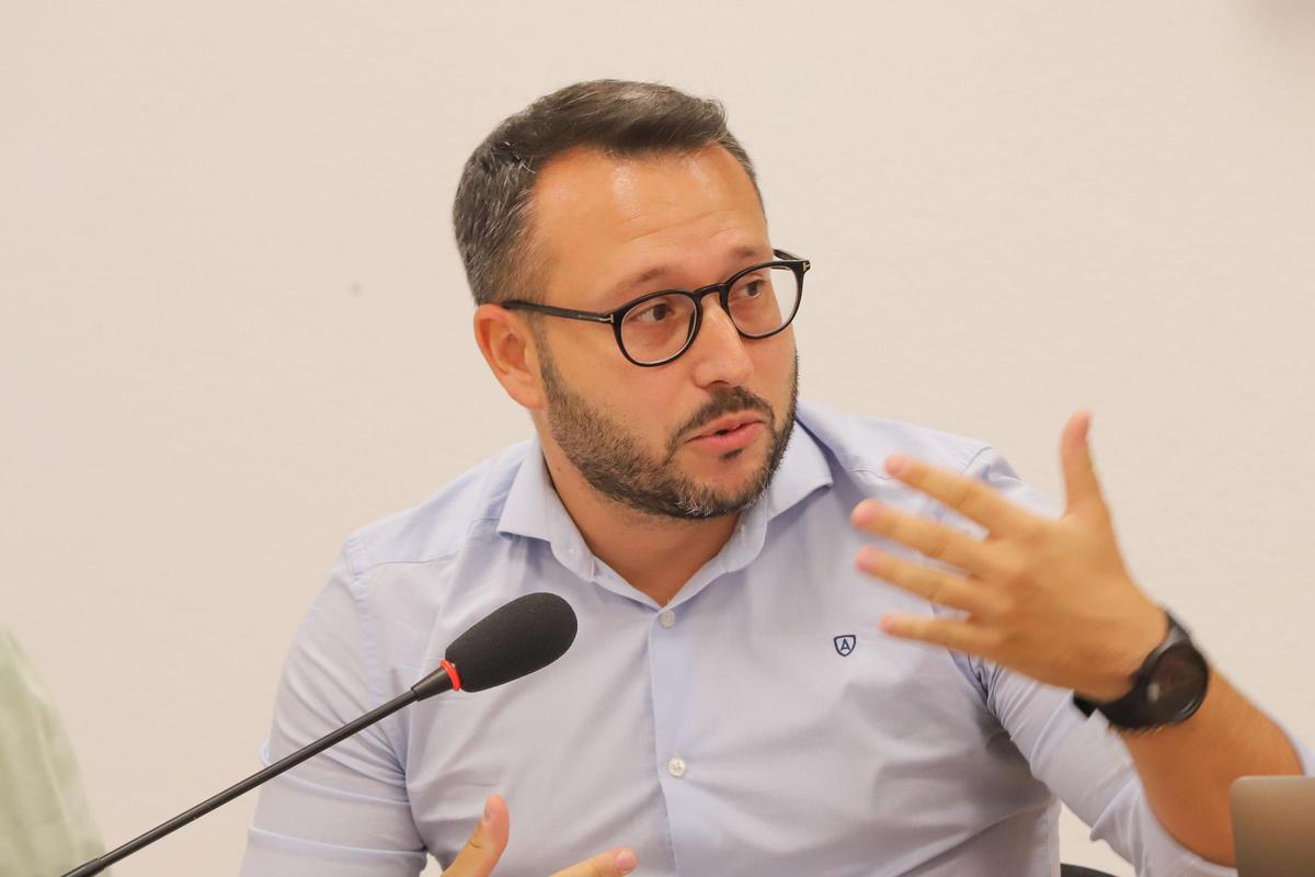 El concejal Domingo Paredes, en el pleno del Ayuntamiento