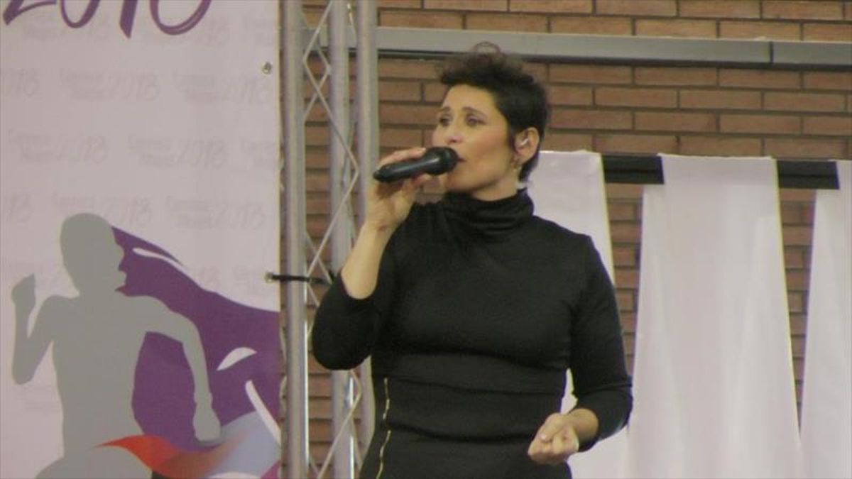 Marea femenina a la carrera
