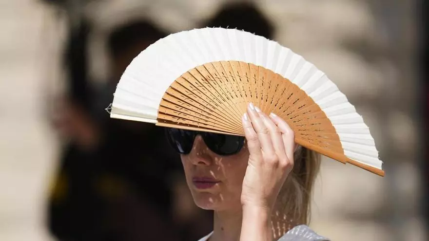 Barcelona estrena la aplicación “GPS del calor” durante la tercera ola de calor del verano