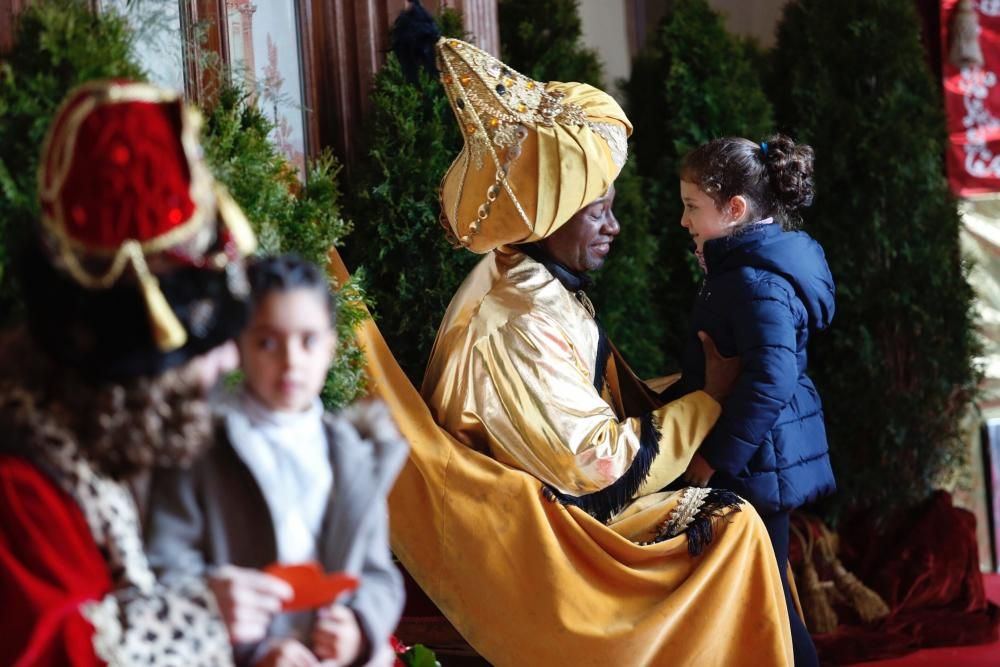 Recepción a los Reyes Magos en el Teatro Campoamor