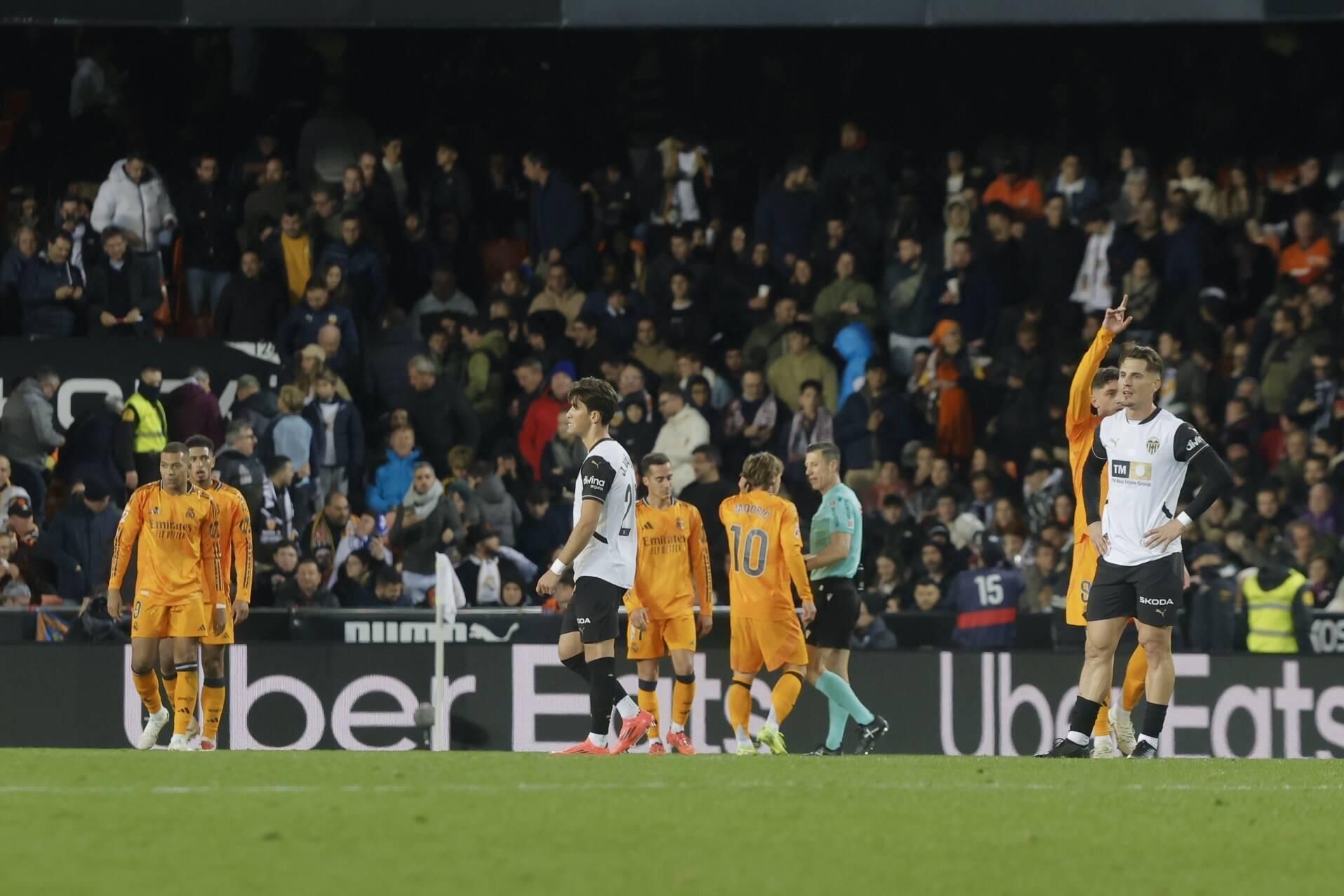 Las mejores fotos del partido entre el Valencia y el Real Madrid