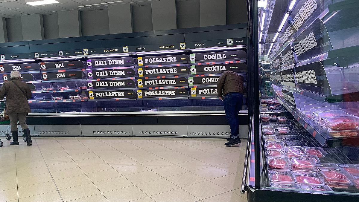 Estantes vacíos en un Mercadona.